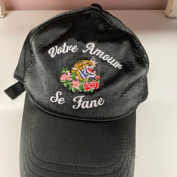 Very chic cap - Picture 1 of 3